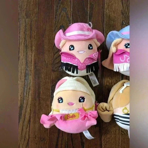 Barbie x Cuutopia 5” NWT 4-pack: Ken, Cowgirl/Vintage/Iconic Pink Barbies - Picture 2 of 7